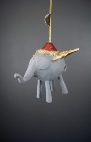 Elephant grey sat red w/ hat