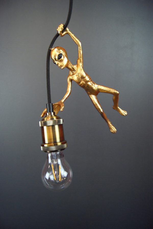Alien hanging gold