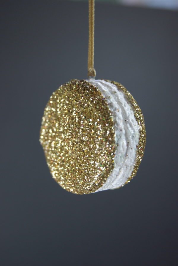 Macarons orn gold glits w /white details