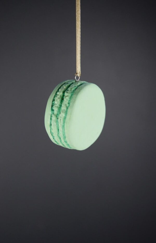 Macrons orn realistic green finish