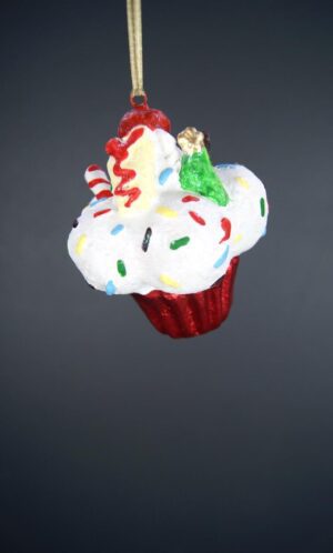 Cupcake orn latex white