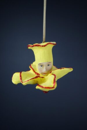 Daffodil face dye yellow