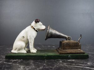 Nipper Dog W/ Gramophone