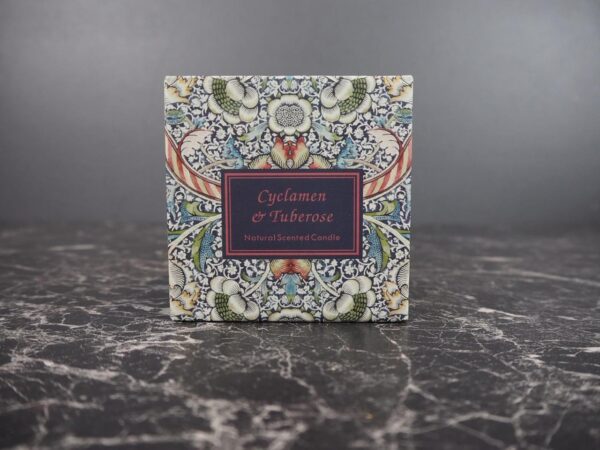 Candle in craft box tuberose/ amber