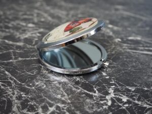 Butterfly Compact Mirror