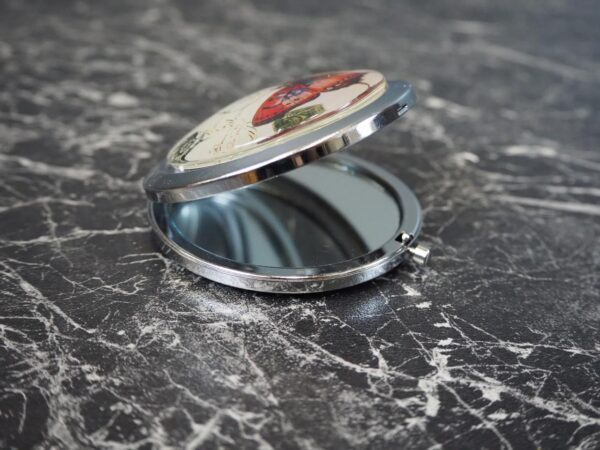Butterfly Compact Mirror
