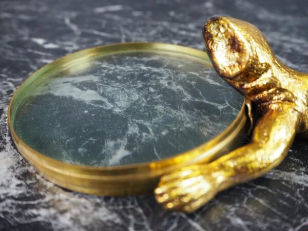 Resin lizard magnifying glass - Image 3