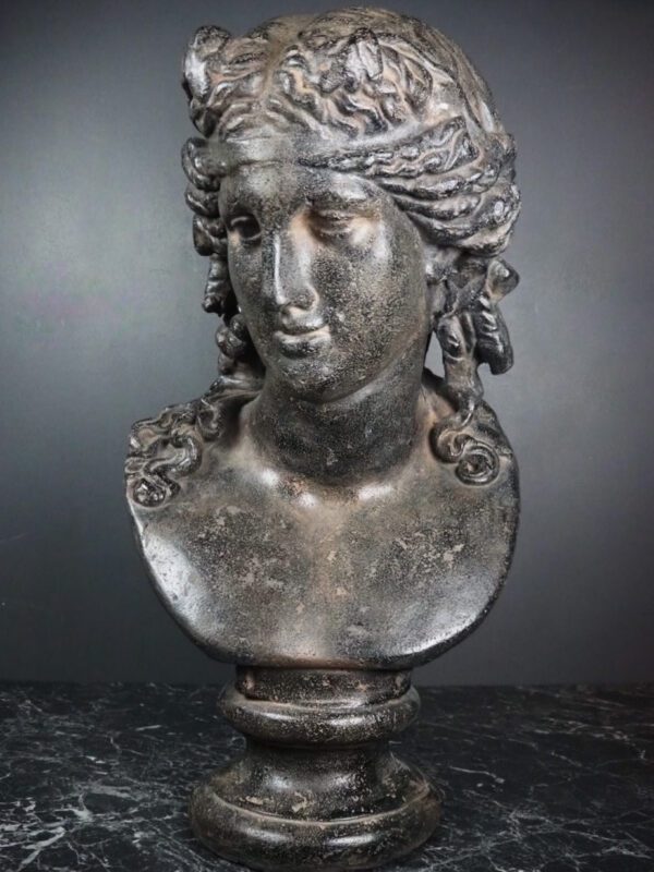 Luna bust Aged black stone - Image 2
