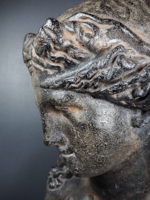 Luna bust Aged black stone - Image 3