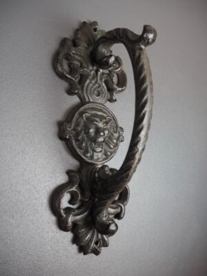 Léon handle