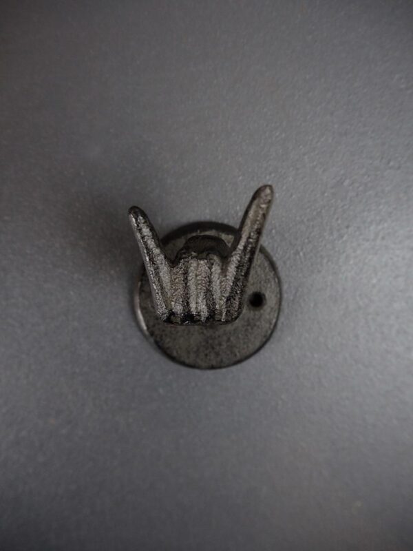 Hand of rock - Image 2