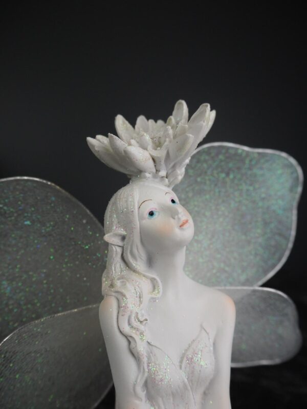 Fairy sitting - Image 2
