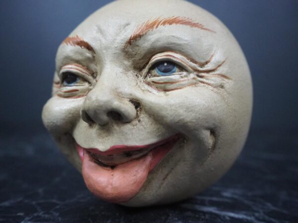 Small moonhead tounge out CH tabletop white ant - Image 4