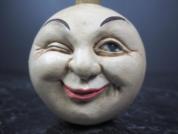 Small moonhead winking CH tabletop white ant - Image 3