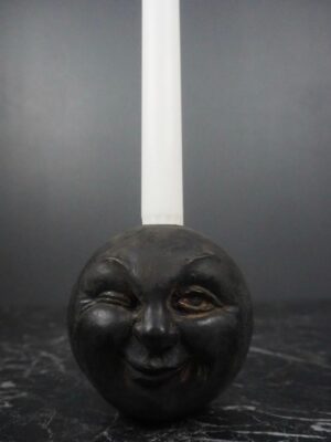 Small moonhead winking CH mattblack w/ eyes ant