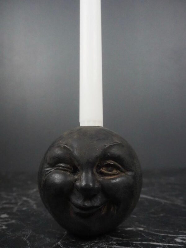 Small moonhead winking CH mattblack w/ eyes ant
