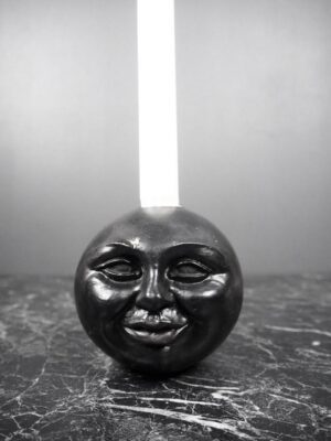 Small moonhead smiling CH mattblack w/ eyes ant