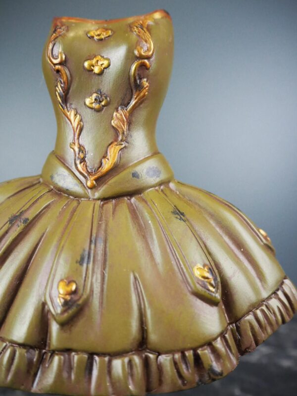 Lady Figurine - Image 2