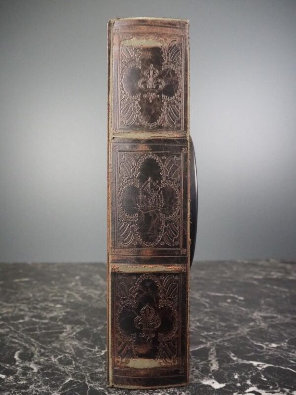 Book Box with Clock - Image 3
