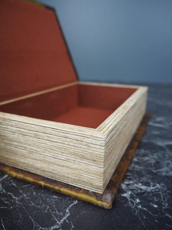 Man Book Box - Image 4