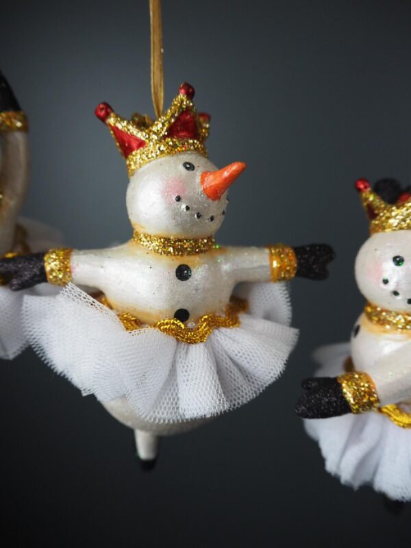 Snowrinas with White Fabskirt a/3 - Image 4