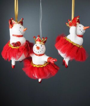 Snowrinas with Red Fabskirt a/3