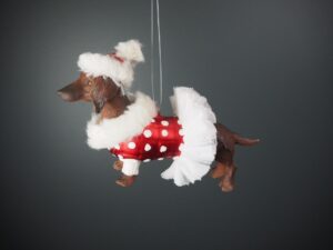 Dachshund orn satin red dots  fur