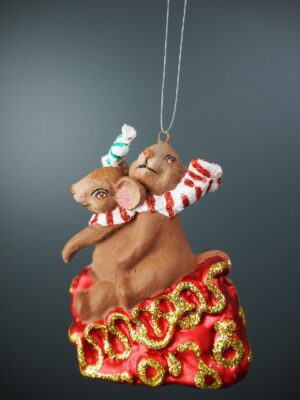 Sibling mouse in red cake with glits