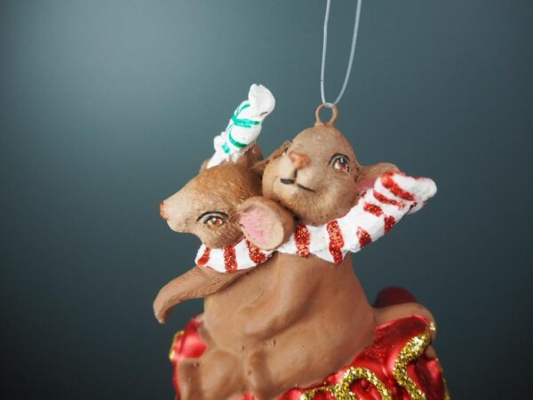 Sibling mouse in red cake with glits - Image 3