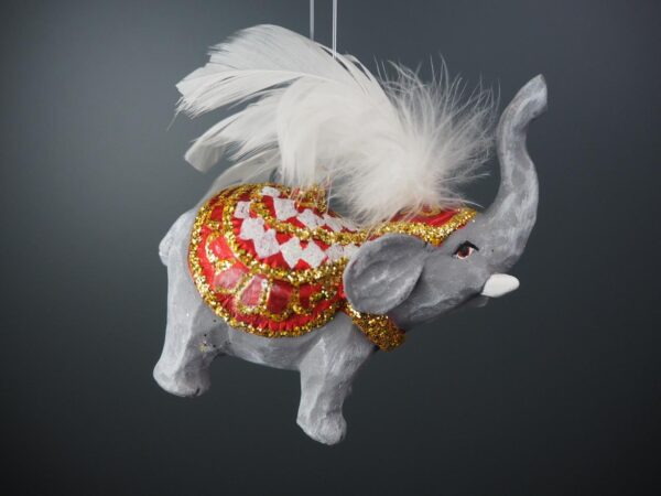 Circus elephant orn with red/white - Image 2