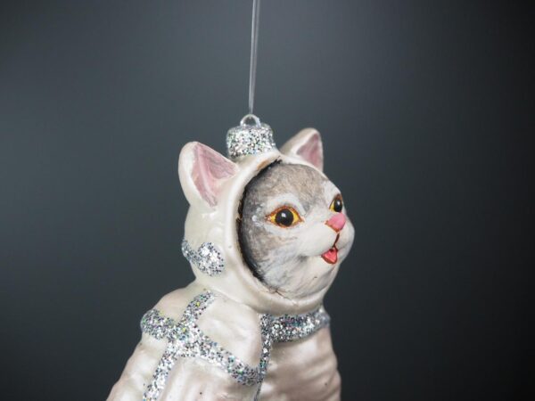Astrocat in pearl white suit with silver glits - Image 3