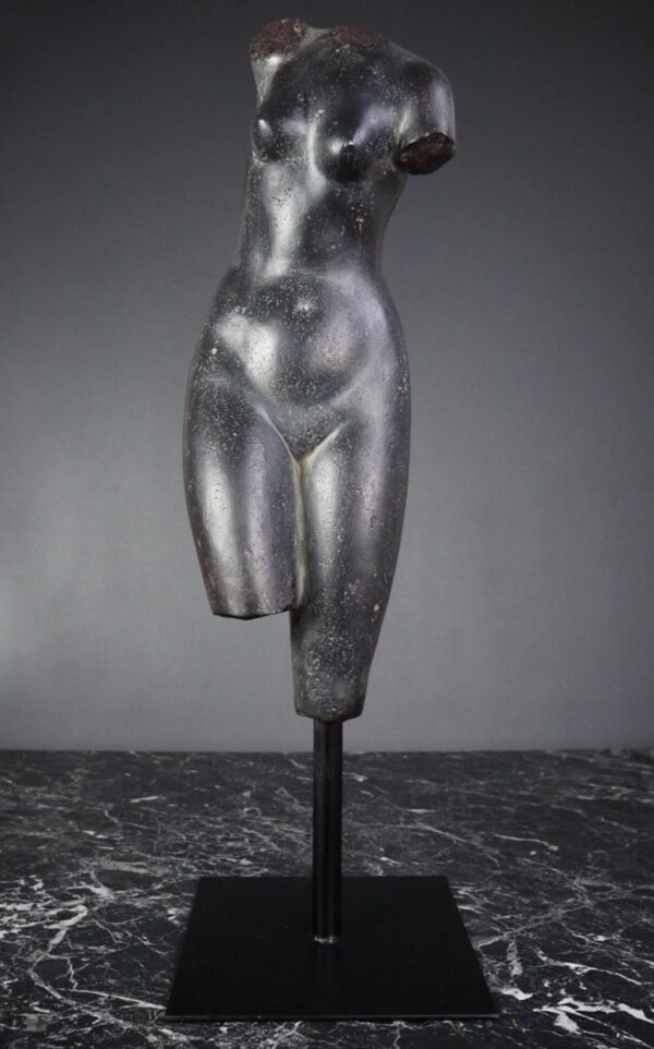 Venus on museum base Black stone finish