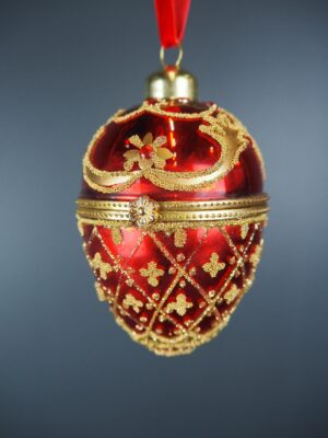 Glass egg box red 8,5 cm
