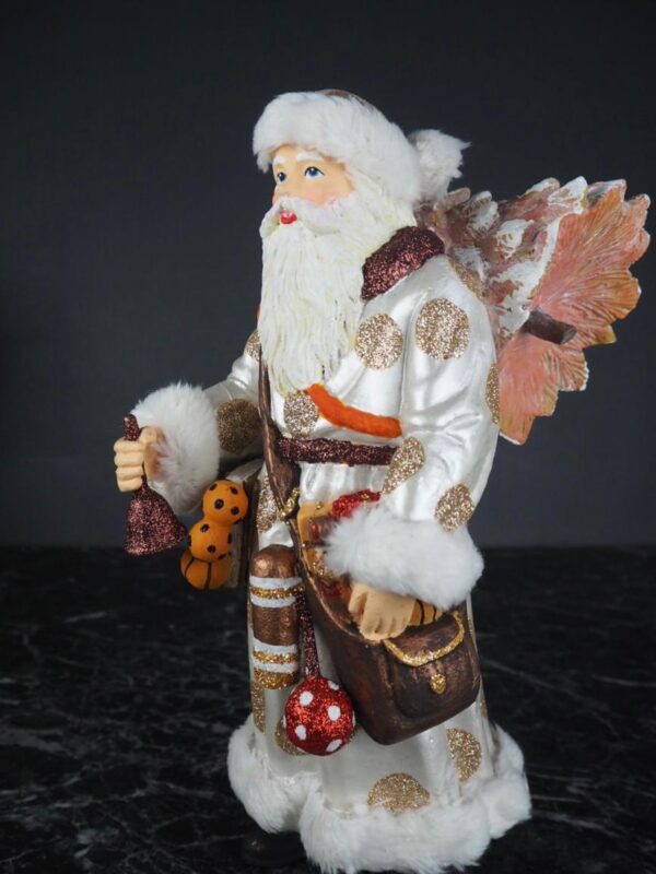 Big Santa w/tree pearl polka dot champ