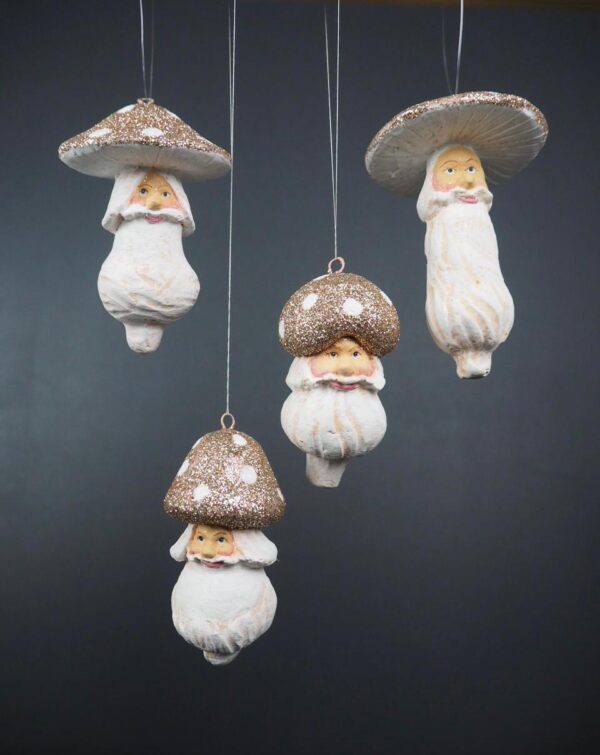 Mushroom champ/white polka a/4