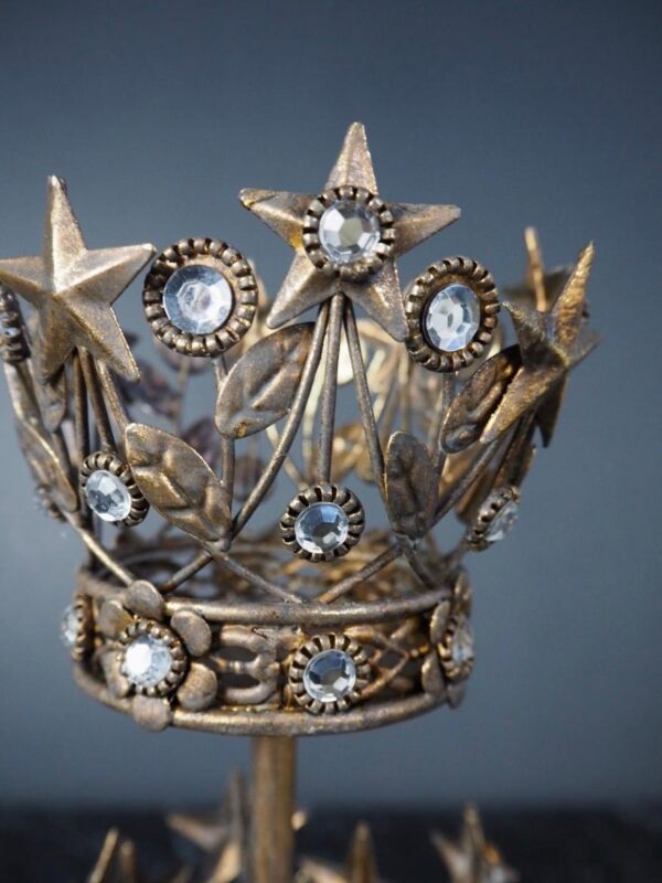 Crown in dome - Image 2
