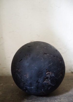 Ball black ant medium