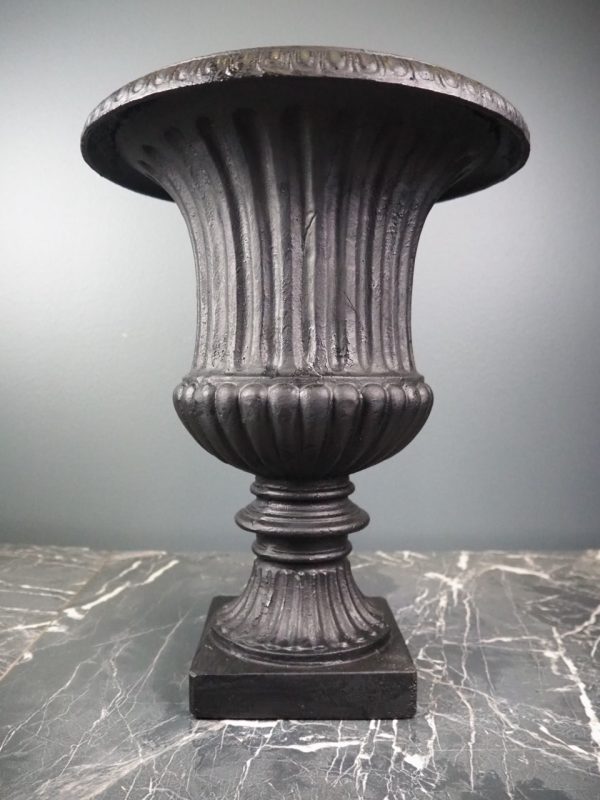 Leopoldo Urn