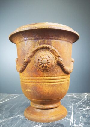 Leandra Urn