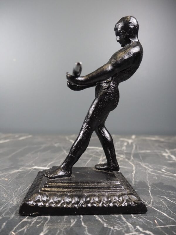 Strong man pen holder - Image 3