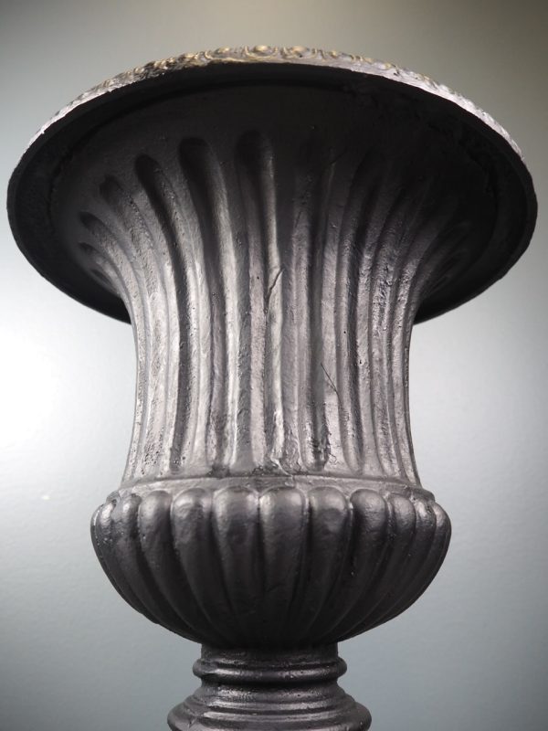 Urn - Image 2