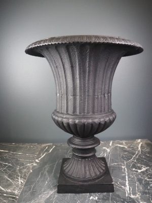Urn