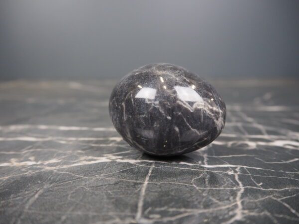 Marble egg small black - Image 5