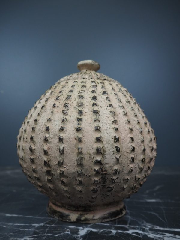 Lobi pot in cement  (small) - Image 3