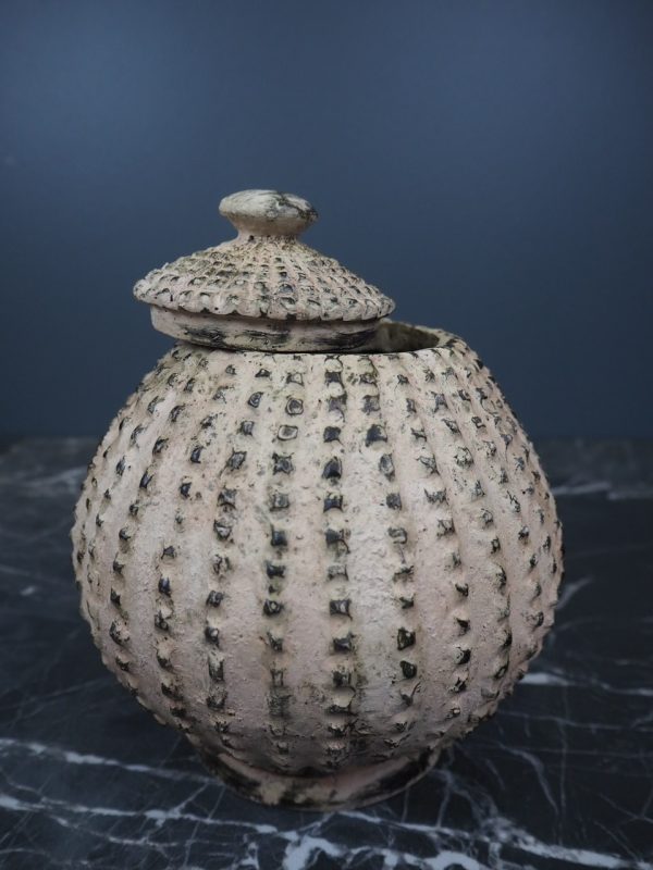 Lobi pot in cement  (small) - Image 4