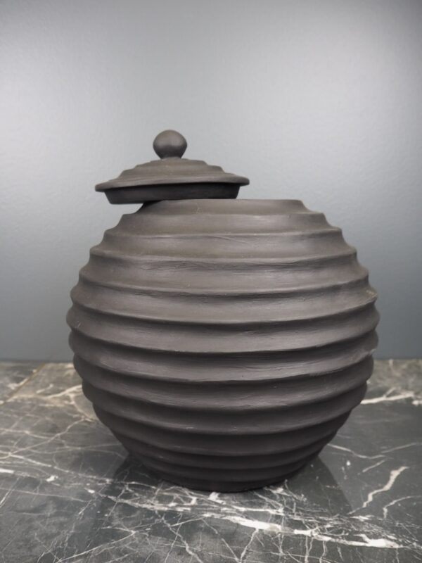 Beehive Pot Matt black - Image 2
