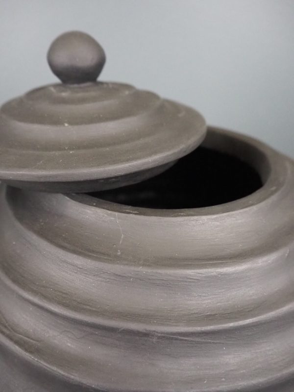 Beehive Pot Matt black - Image 3