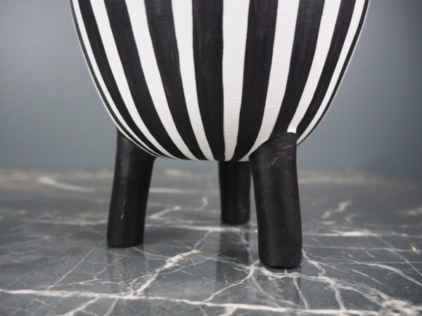 Trileg pot  black/white stripes - Image 3
