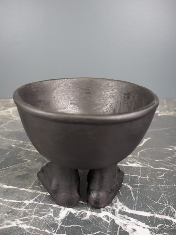 Round pot in black w/ foot stand - Image 5