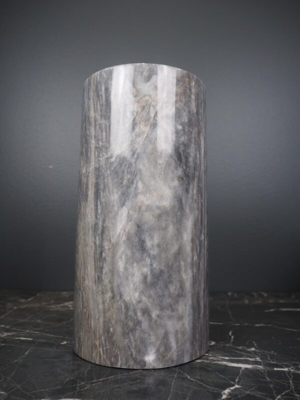 Marble vase black